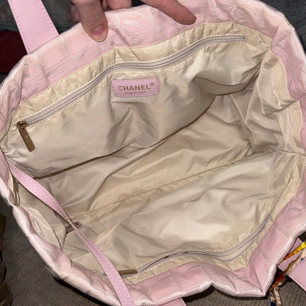 👑 Chanel New Travel Line MM Tote Bag - Picture 7 of 13
